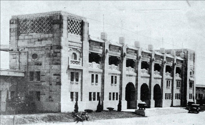 1931年8月，民国中央体育场（现taptap国际服账号注册灵谷寺校区内）建成。